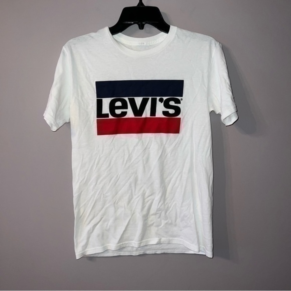 White navy blue, black and red Levi’s T-shirt women’s small
